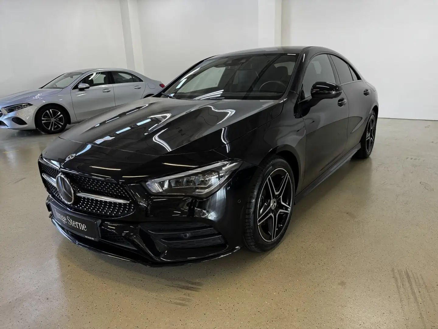 Mercedes-Benz CLA 220 CLA 220 d Coupé AMG Pano Distr 360 Cam Multibeam Schwarz - 2