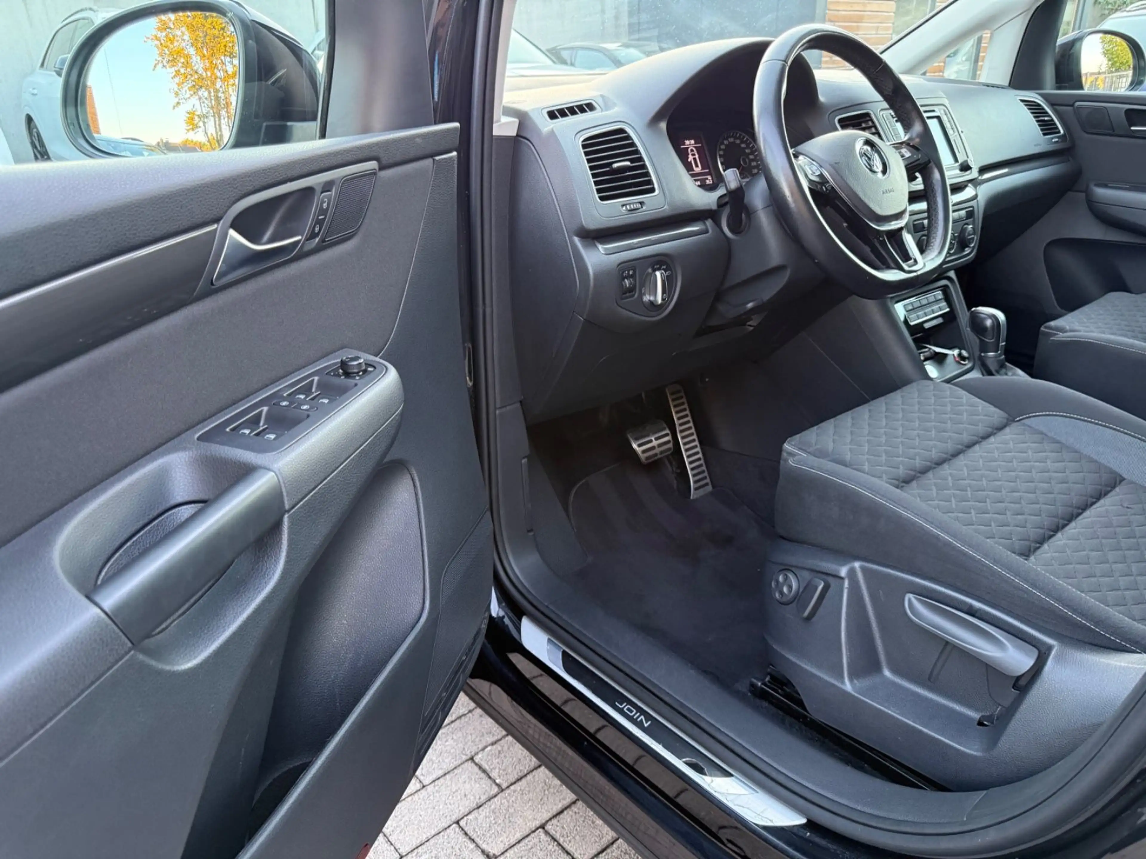 Volkswagen Sharan Join 2.0 TDI*DSG*7-Sitz*AHK*PANO*E-Türe* — photo 8