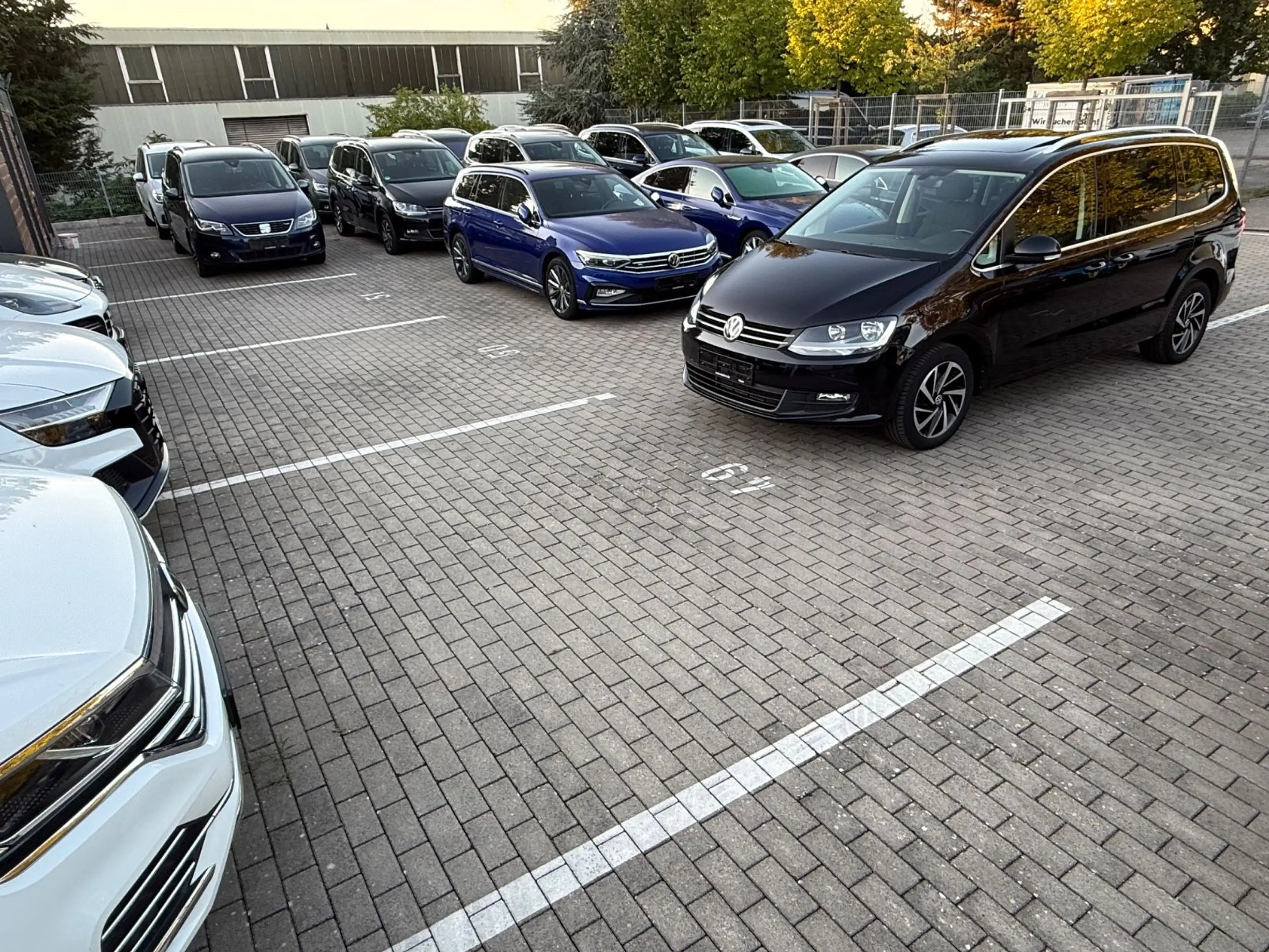 Volkswagen Sharan Join 2.0 TDI*DSG*7-Sitz*AHK*PANO*E-Türe* — photo 3