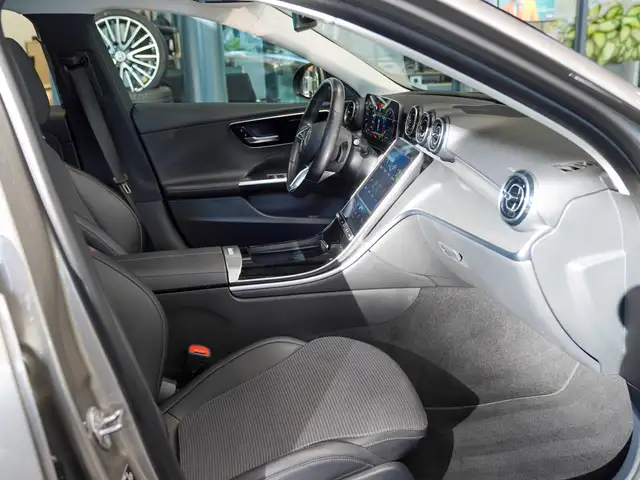 Mercedes-Benz C-Class view 10