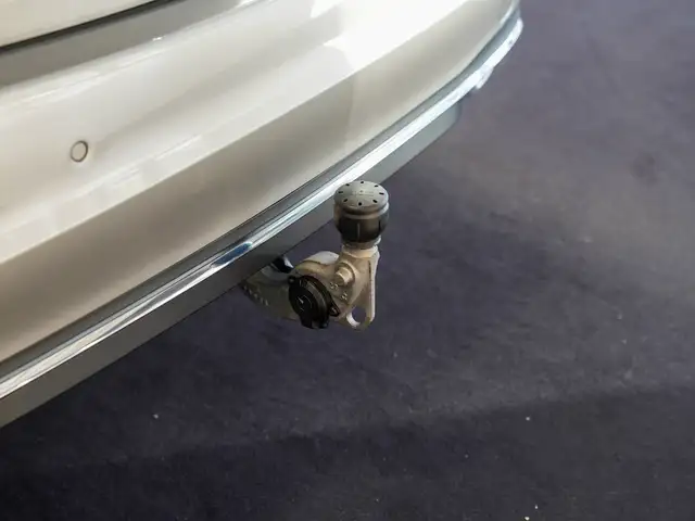 Mercedes-Benz C-Class view 6