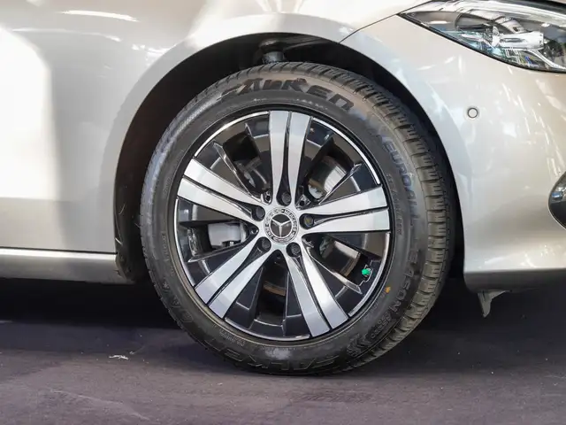 Mercedes-Benz C-Class view 2