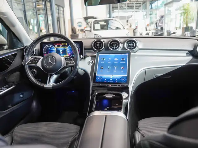 Mercedes-Benz C-Class view 14