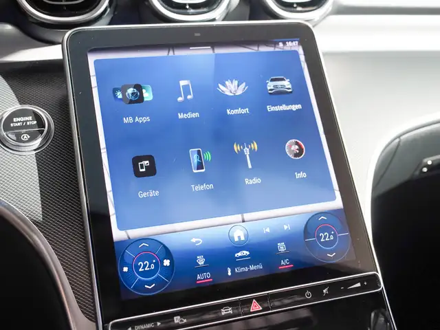 Mercedes-Benz C-Class view 19