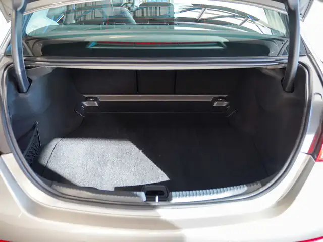 Mercedes-Benz C-Class view 5