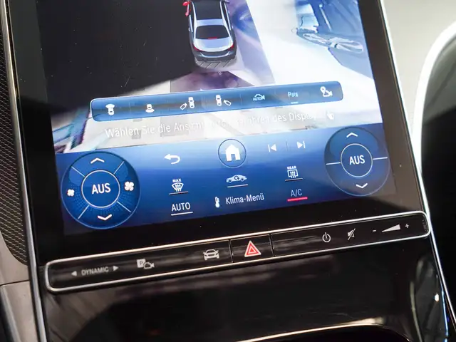 Mercedes-Benz C-Class view 24