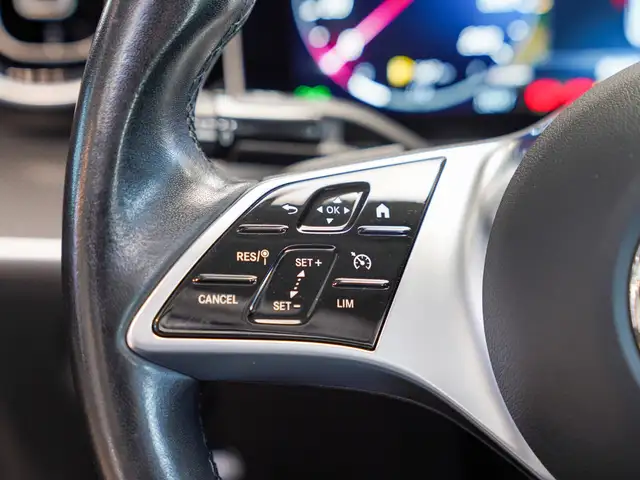 Mercedes-Benz C-Class view 18