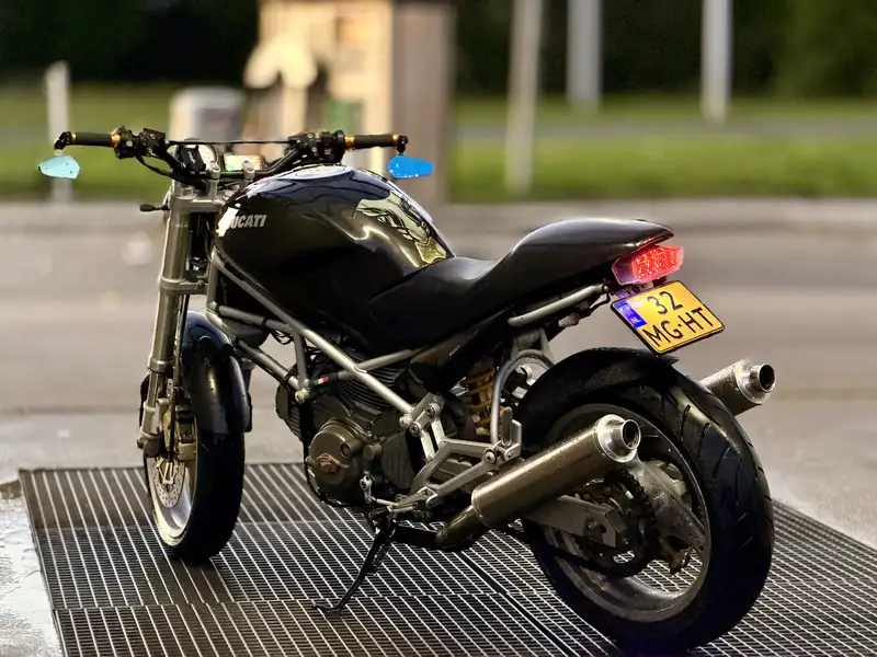 Ducati Monster 937 - foto 3