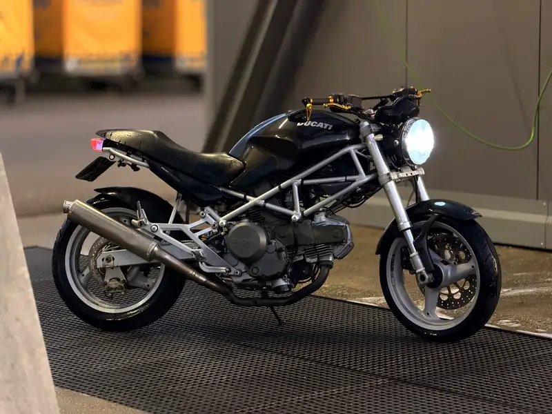 Ducati Monster 937 - foto 2