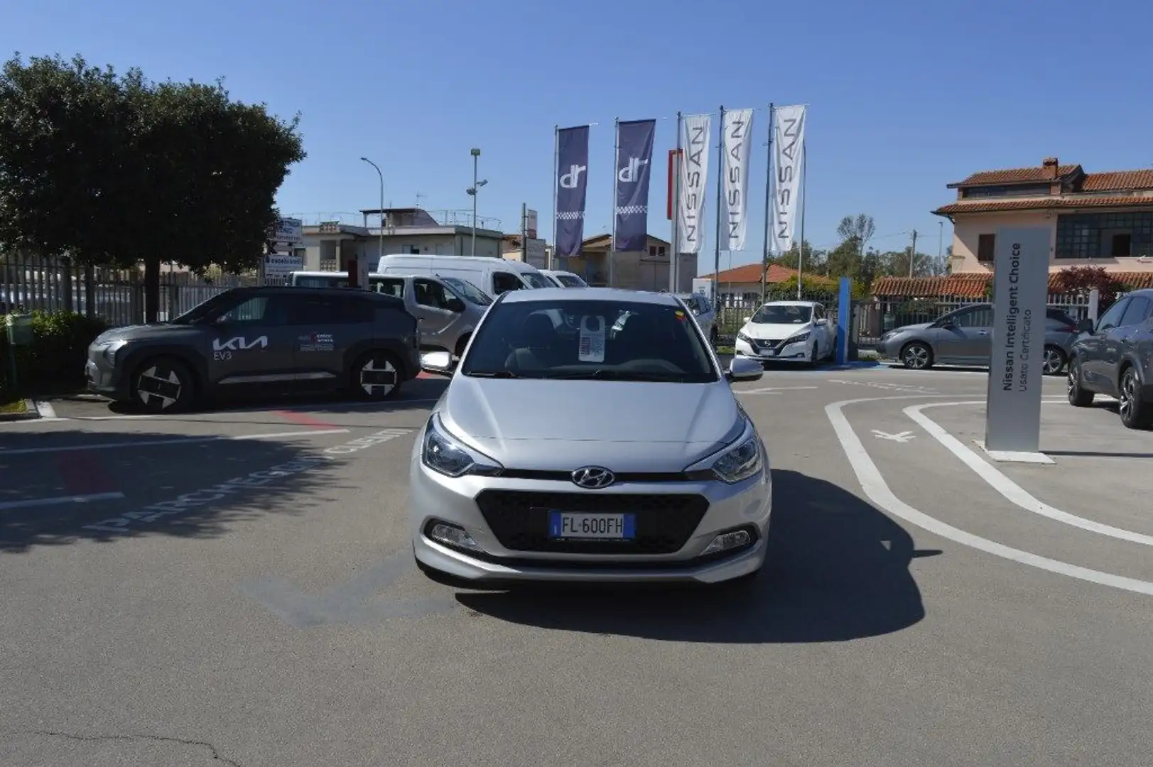 Hyundai i20 1.2 84 CV 5 porte Blackline Grigio - 2