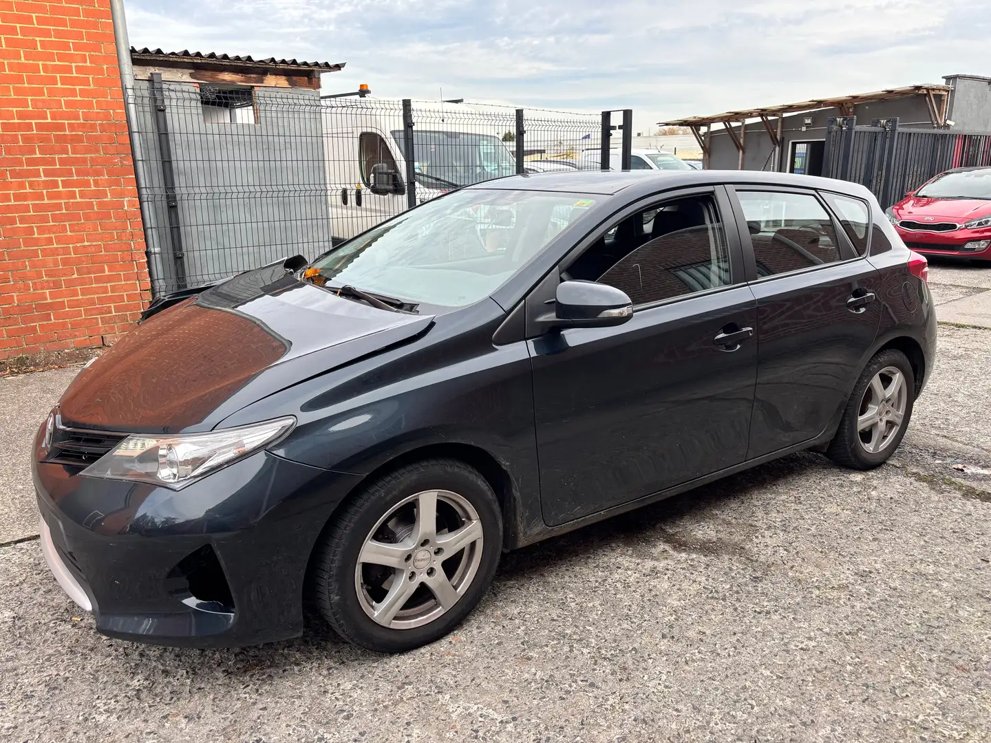 Toyota Auris Auris 1.33i VVT-i mecanique ok Zwart - 2