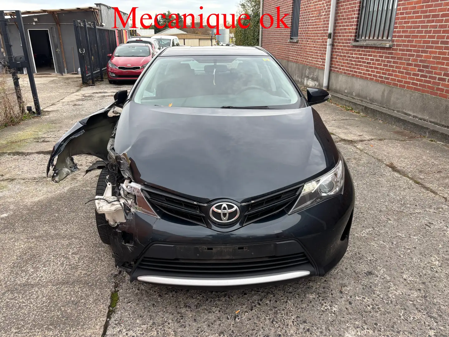 Toyota Auris Auris 1.33i VVT-i mecanique ok Zwart - 1