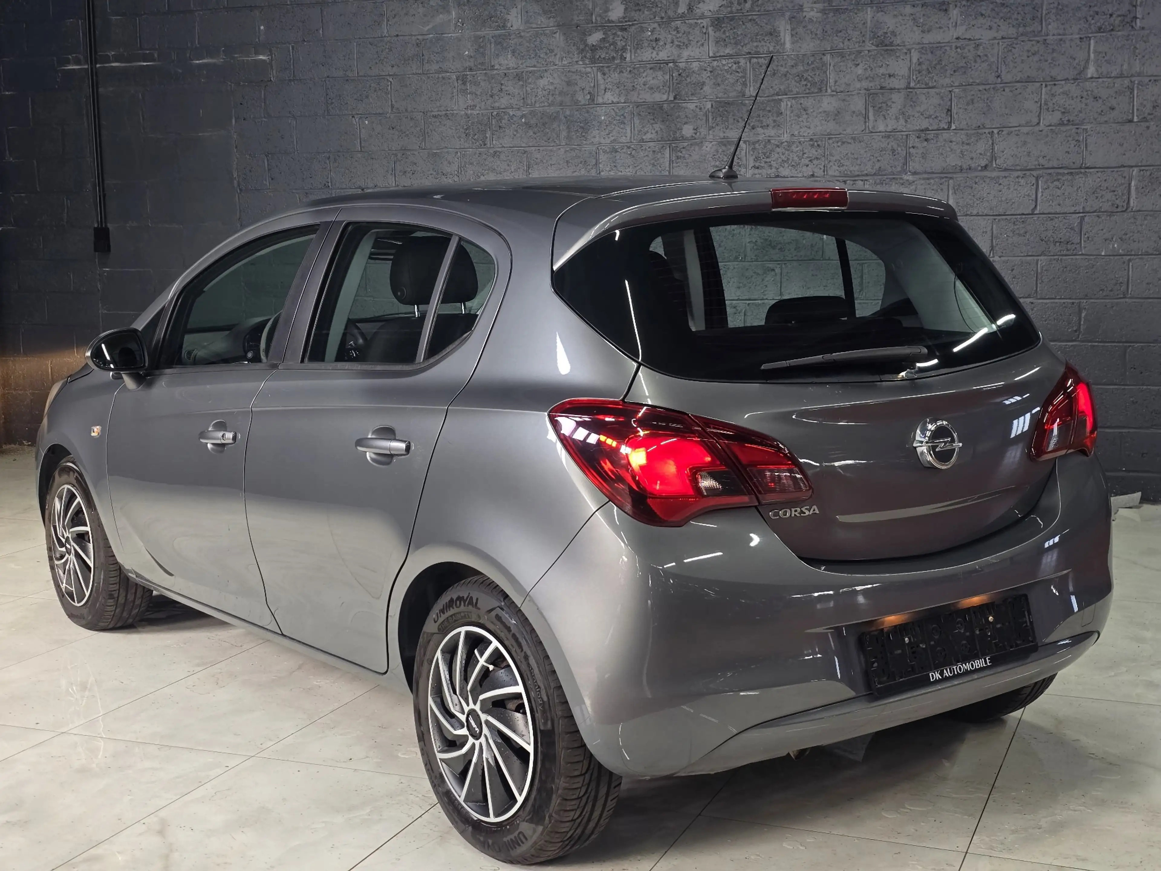 Opel Corsa 1.2i * Airco * 1er prop * Suivi * Garantie * — photo 4