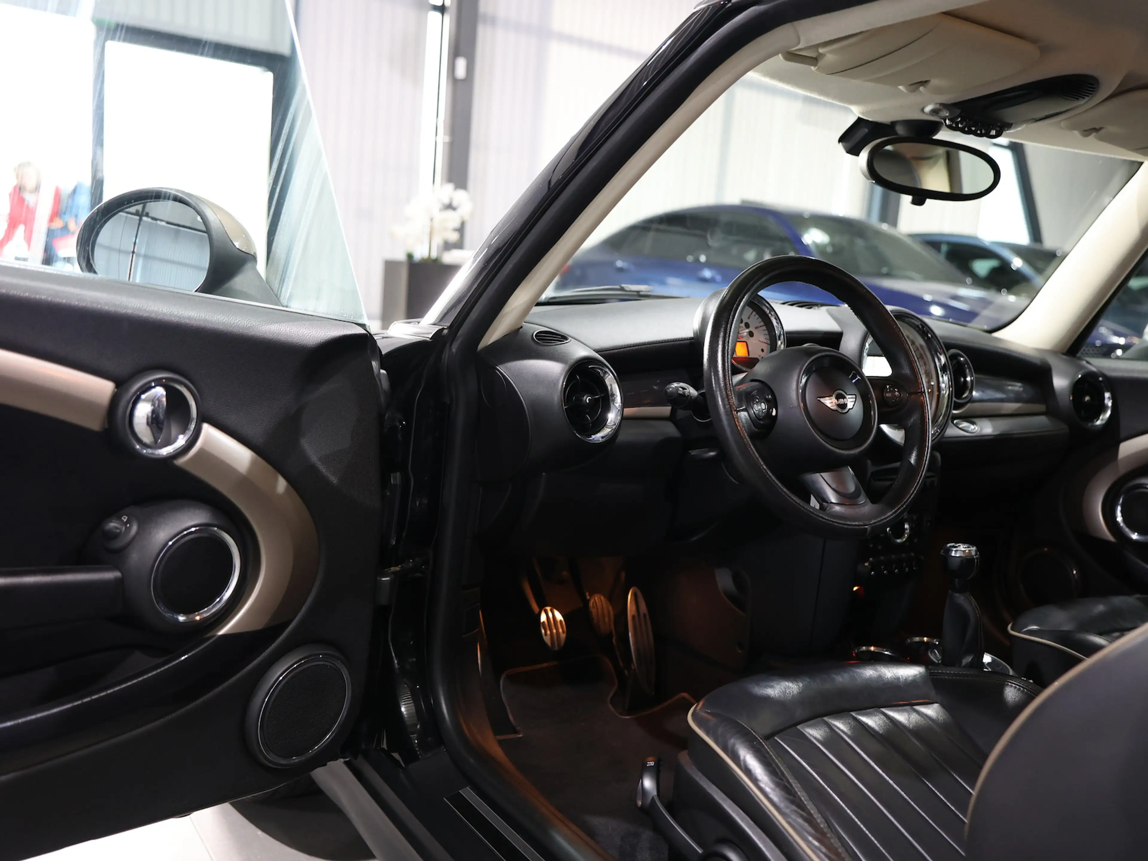MINI Cooper D Clubman BOND-STREET / 5-SITZER / XENON — photo 12