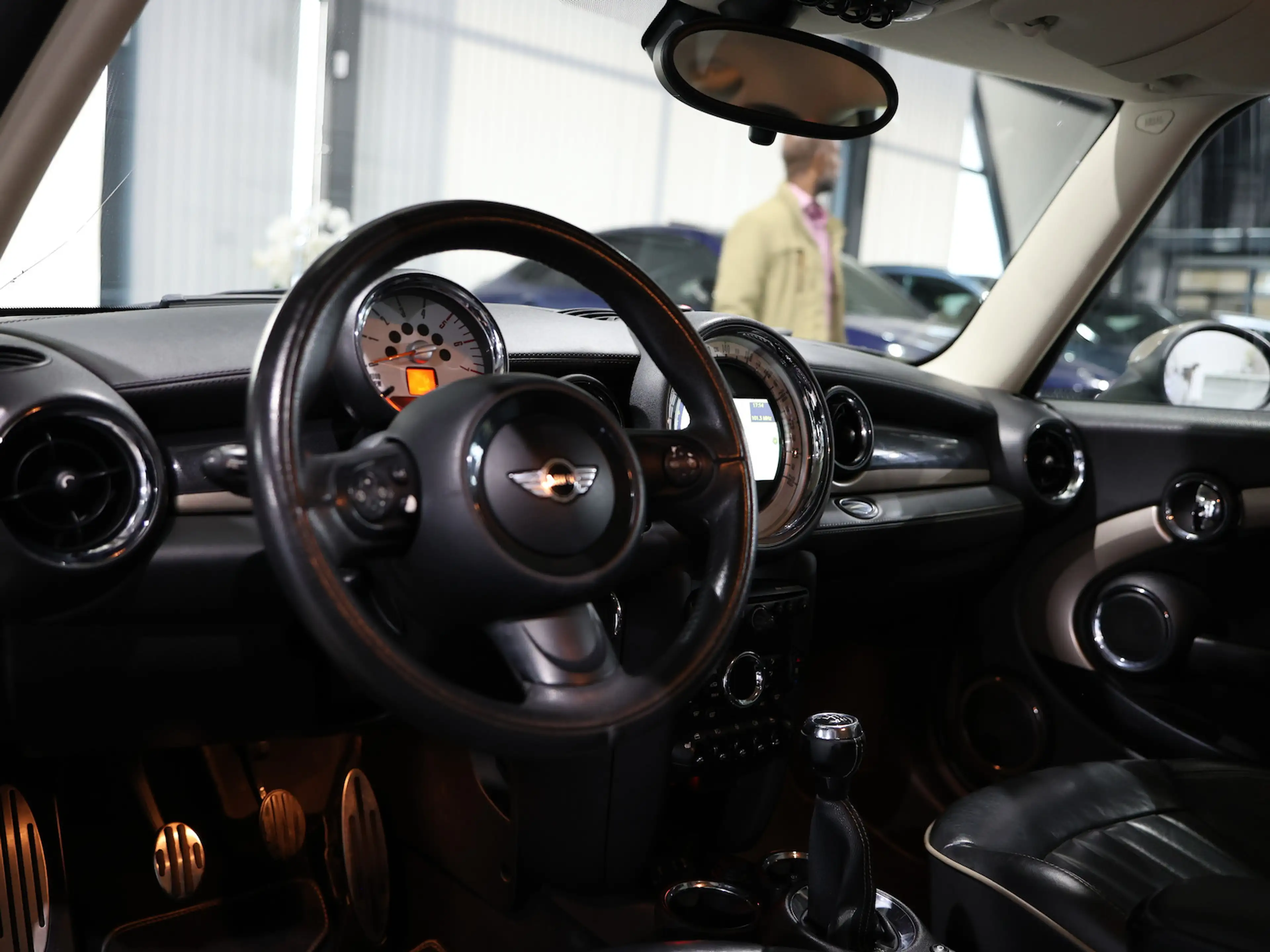 MINI Cooper D Clubman BOND-STREET / 5-SITZER / XENON — photo 14