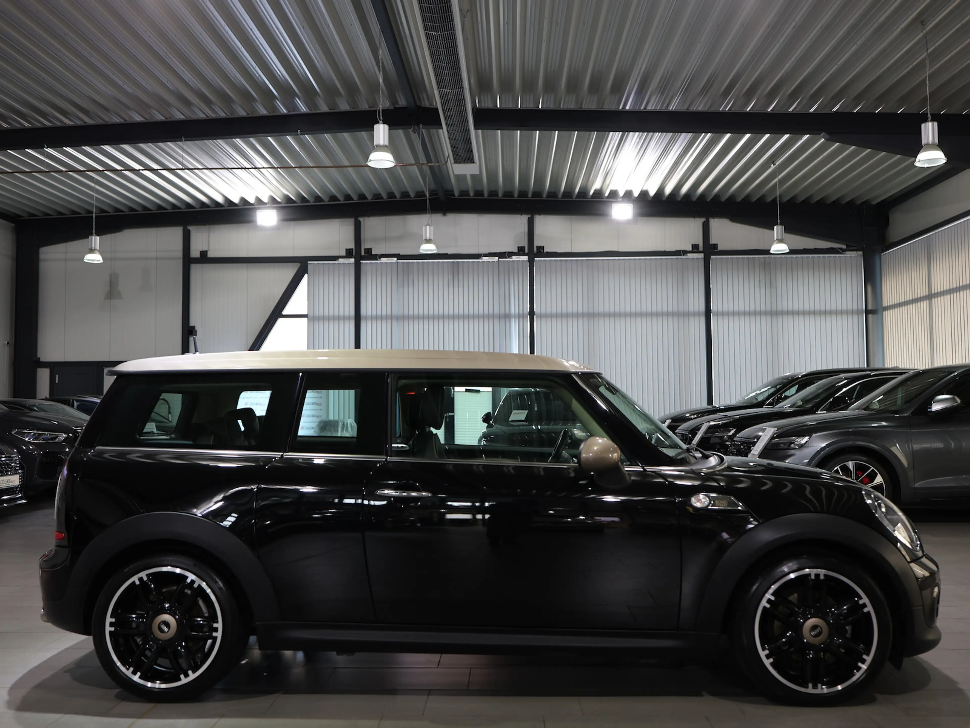MINI Cooper D Clubman BOND-STREET / 5-SITZER / XENON — photo 8