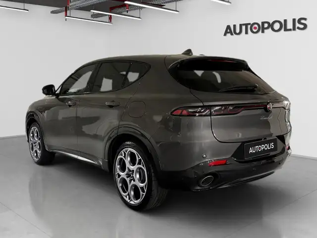 Alfa Romeo Tonale view 2