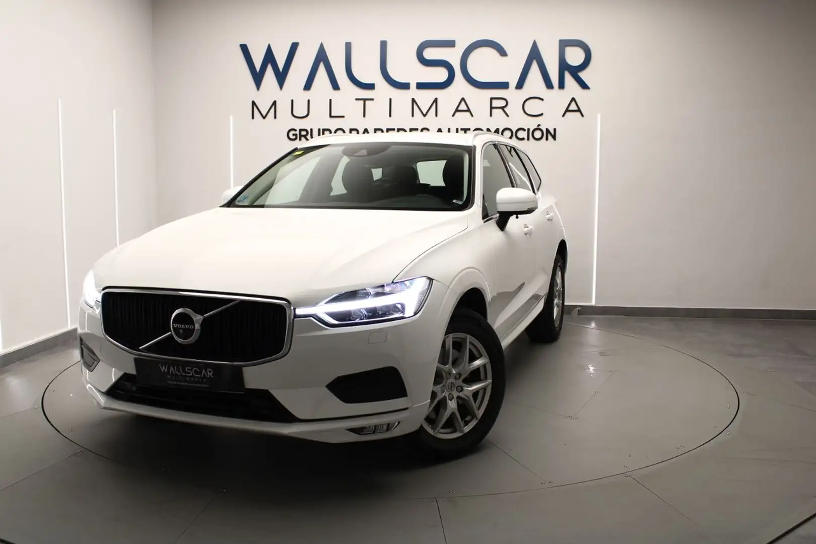 Volvo XC60 2.0 B4 D AWD Momentum Pro Auto Blanco - 2