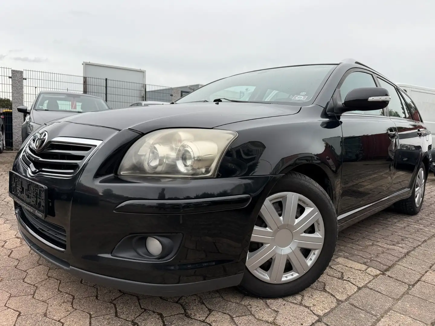 Toyota Avensis 1.8-l-VVT-i Klimaautomatik,AHK Nero - 1