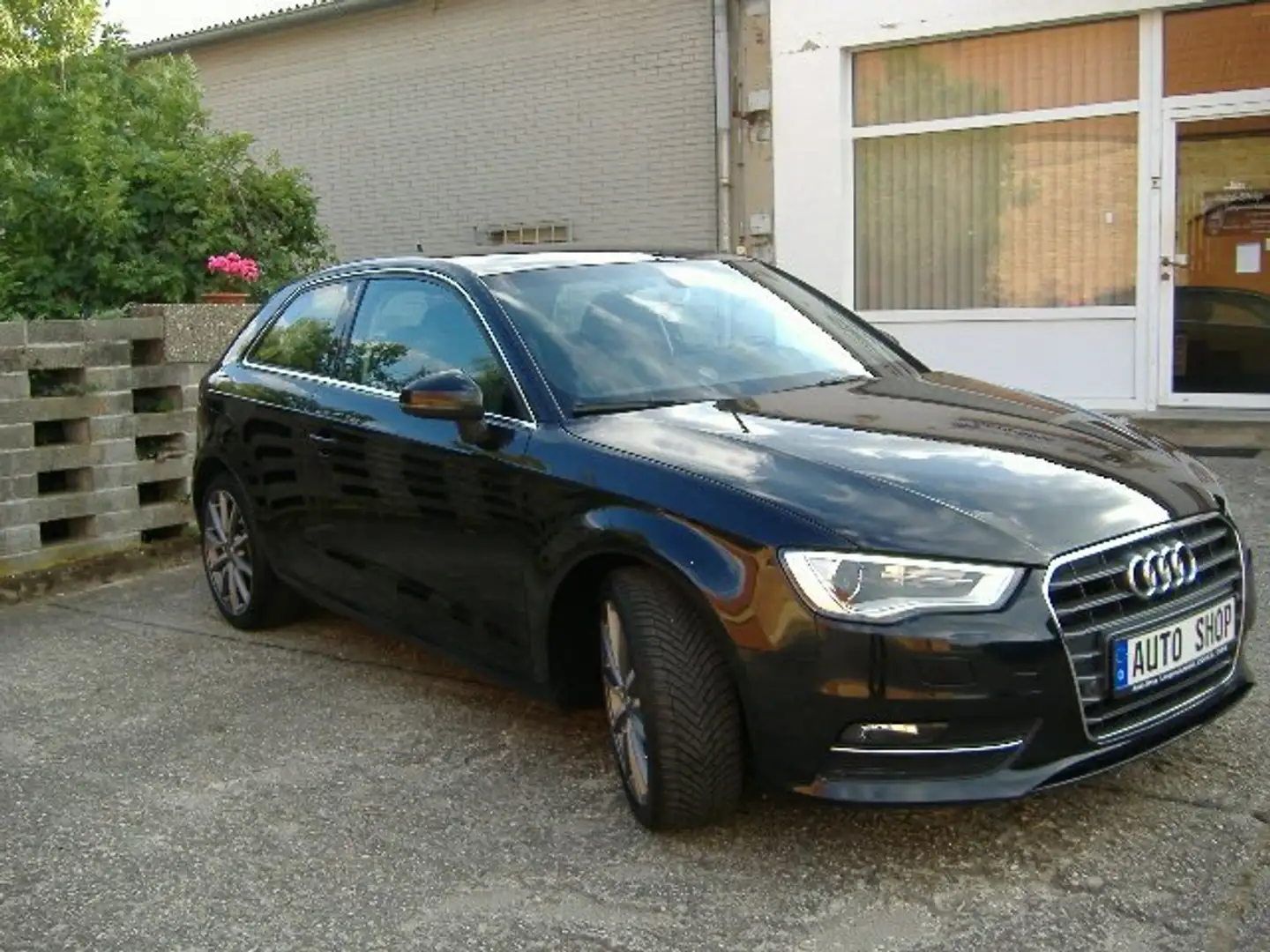 Audi A3 ambiente 1,2 TFSI  * Klima * Sitz.-Hz.* Xenon Schwarz - 2