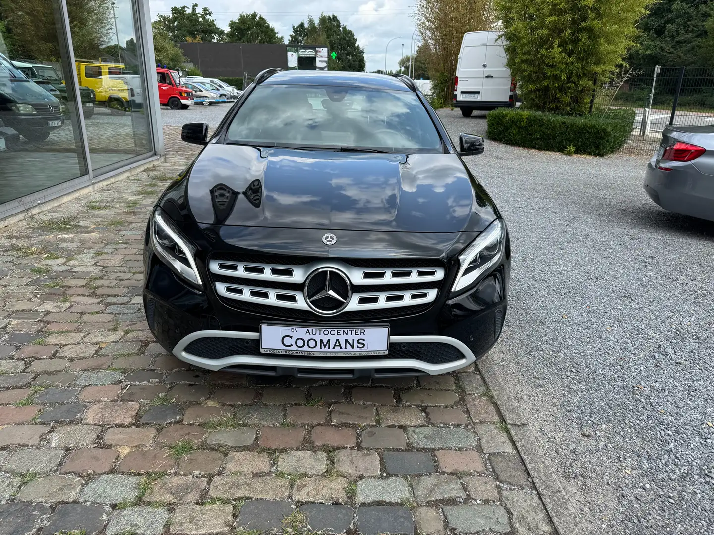 Mercedes-Benz GLA 180 GLA 180 Schwarz - 2
