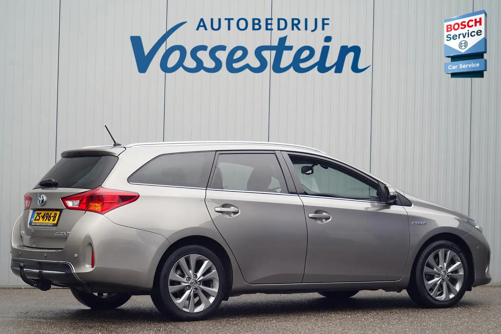 Toyota Auris Touring Sports 1.8 Hybrid Executive / Panodak / Tr Marrón - 2