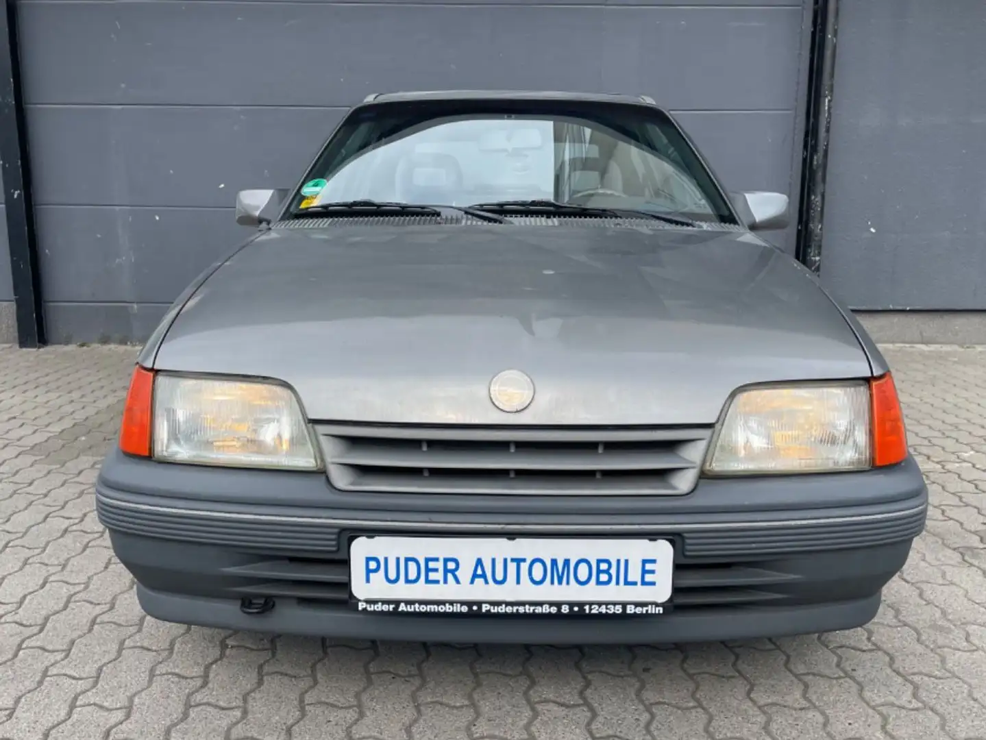 Opel Kadett E 1.4i Fun 60PS 1.Hand Schiebedach 80TKM Gris - 2
