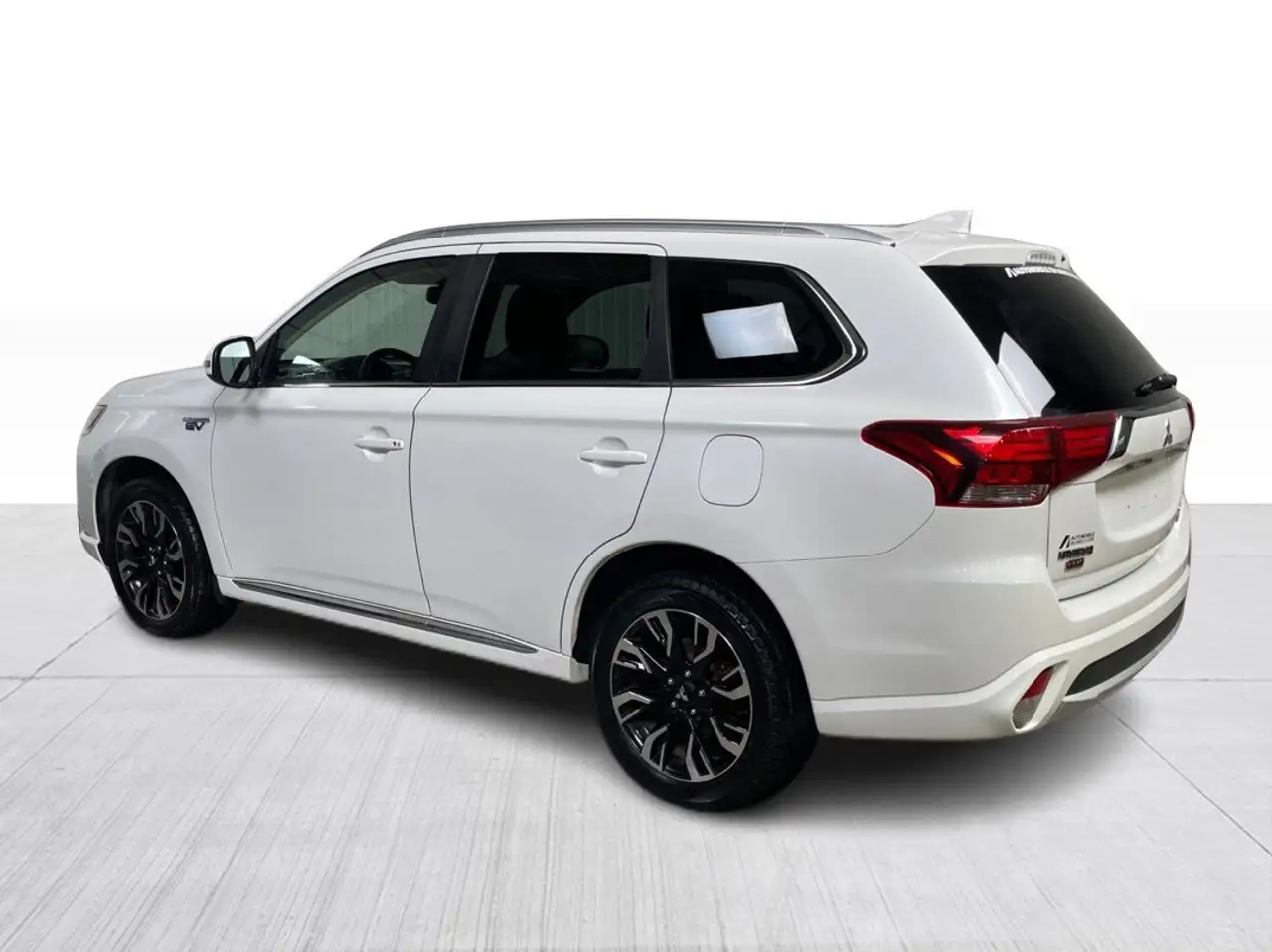 Mitsubishi Outlander снимка Mitsubishi Outlander
