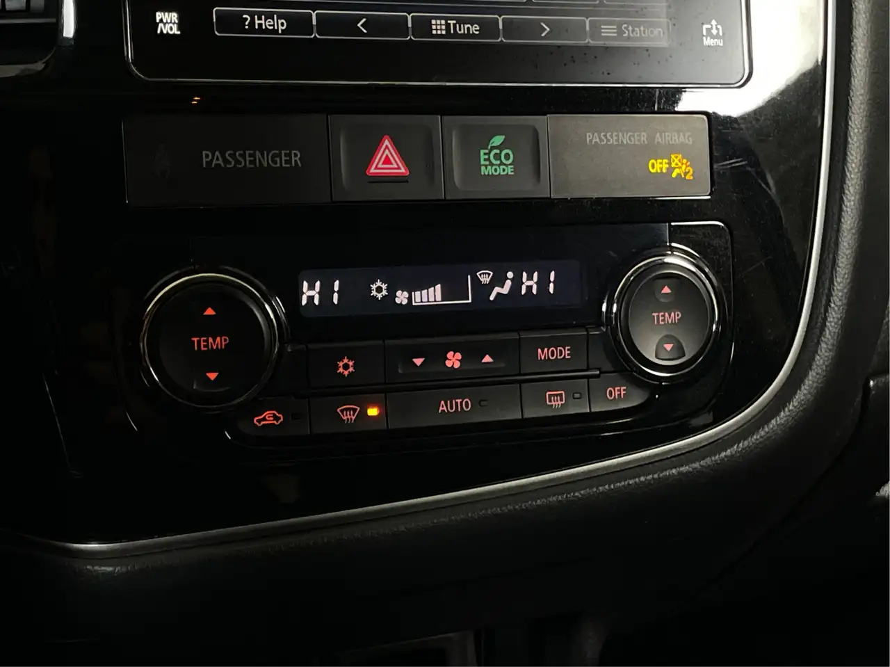 Mitsubishi Outlander снимка Mitsubishi Outlander