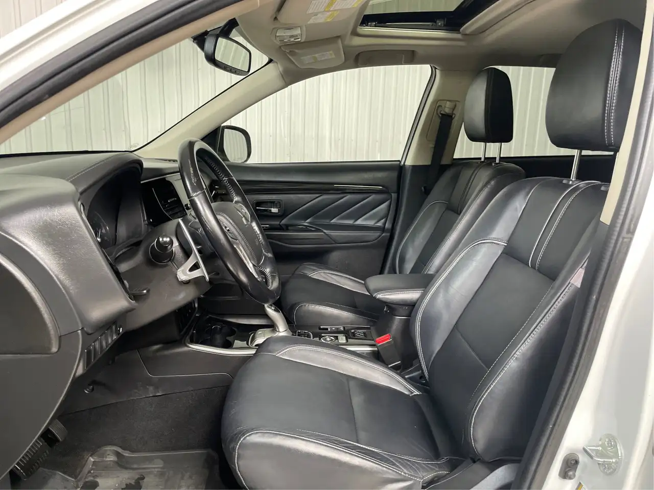 Mitsubishi Outlander снимка Mitsubishi Outlander