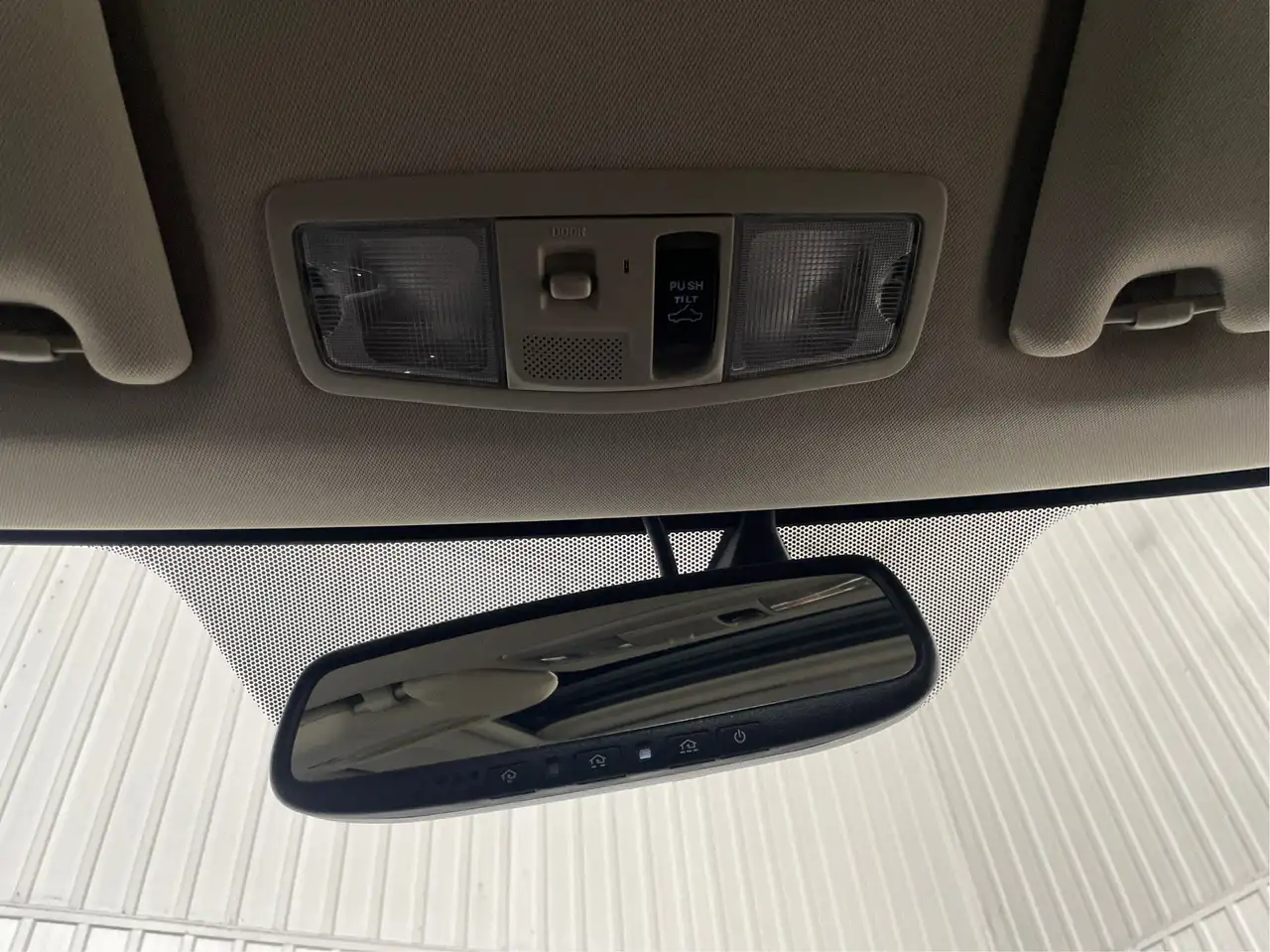 Mitsubishi Outlander снимка Mitsubishi Outlander