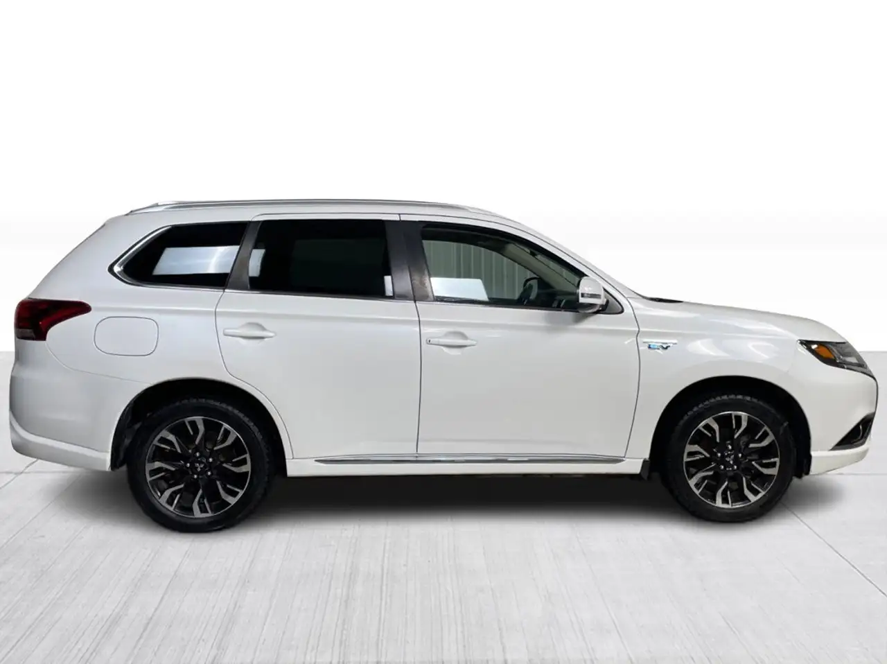 Mitsubishi Outlander снимка Mitsubishi Outlander
