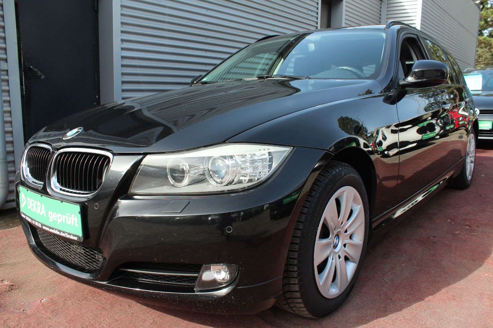 Second hand Bmw 3 Series 320i