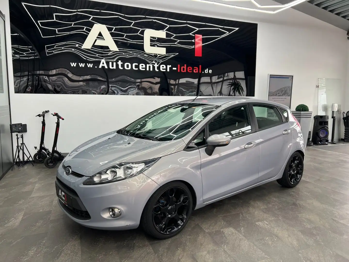 Ford Fiesta Trend, 1. Hand,  Zahnriemen gewechs., BT Silber - 1