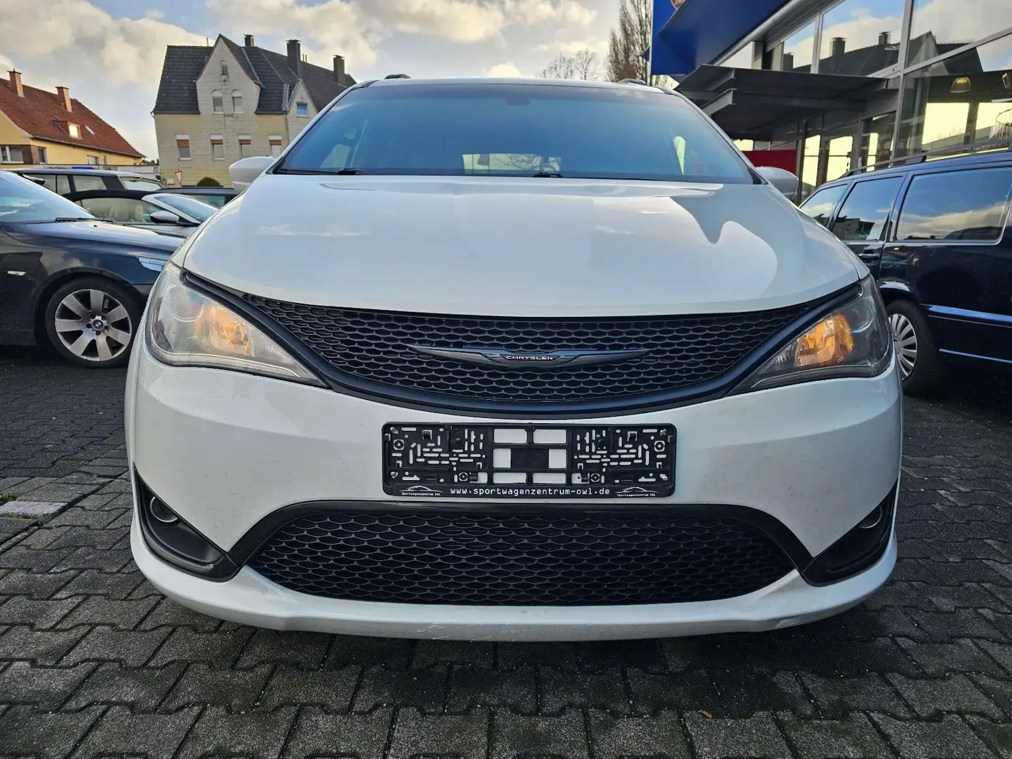 Chrysler Pacifica 3,6 V6 Touring S 7-Sitzer LEDER*SHZ*ALU Bianco - 2