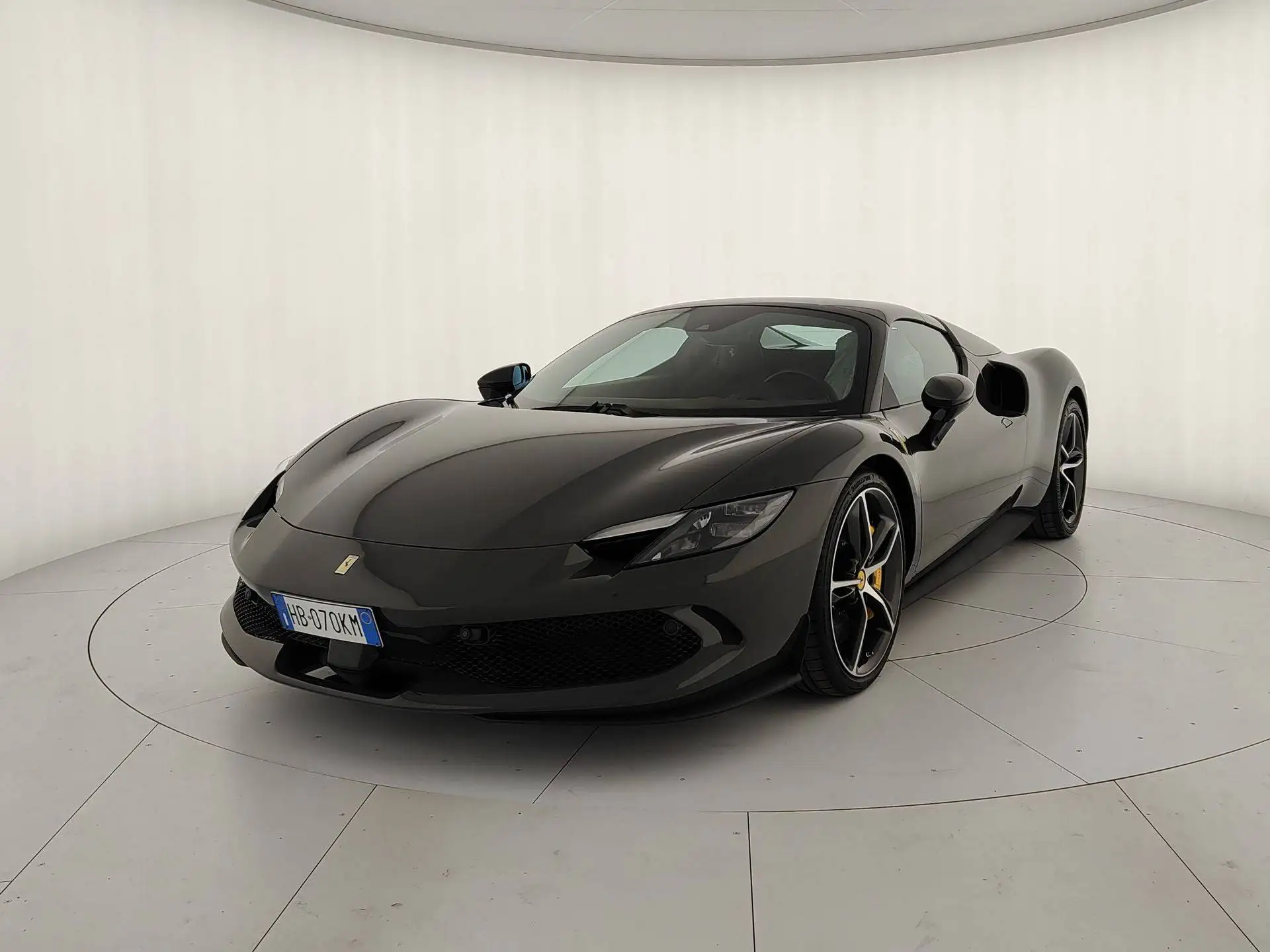 페라리 296 GTS 2025 블랙 사진 3
