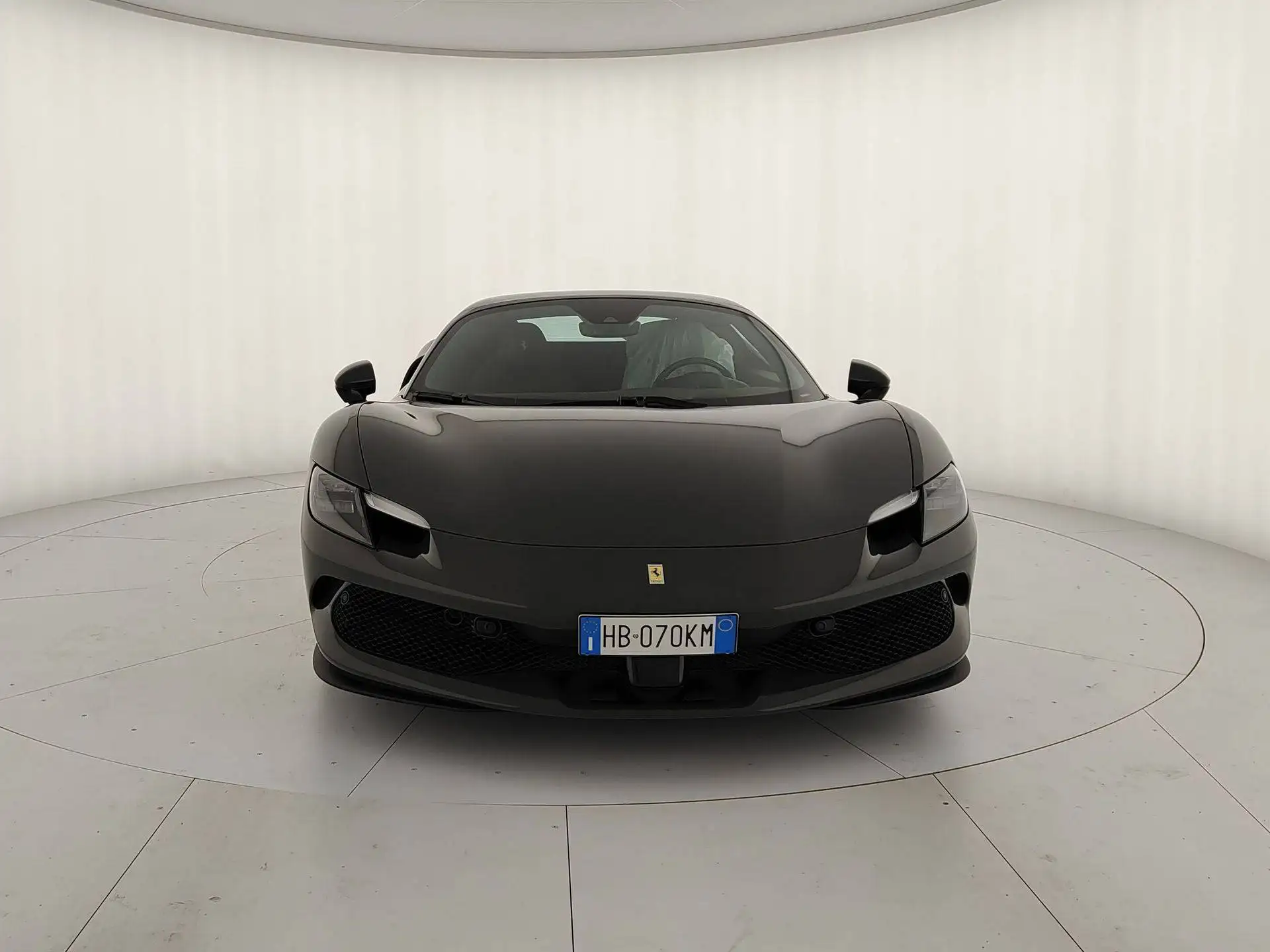 페라리 296 GTS 2025 블랙 사진 2