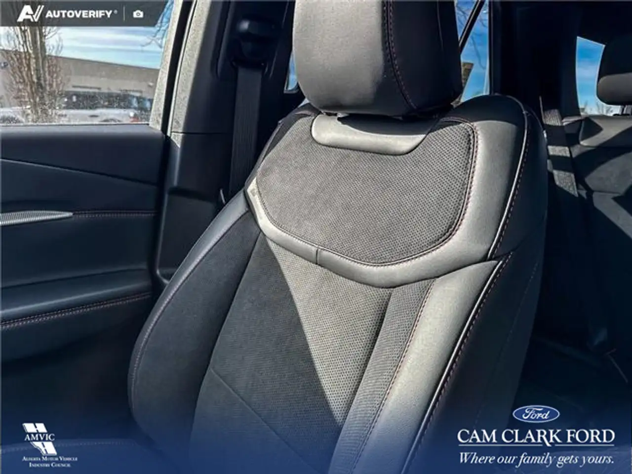 Ford Explorer снимка Ford Explorer