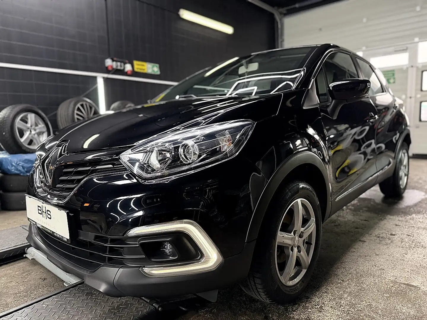 Renault Captur ENERGY TCe 90 Life Schwarz - 1