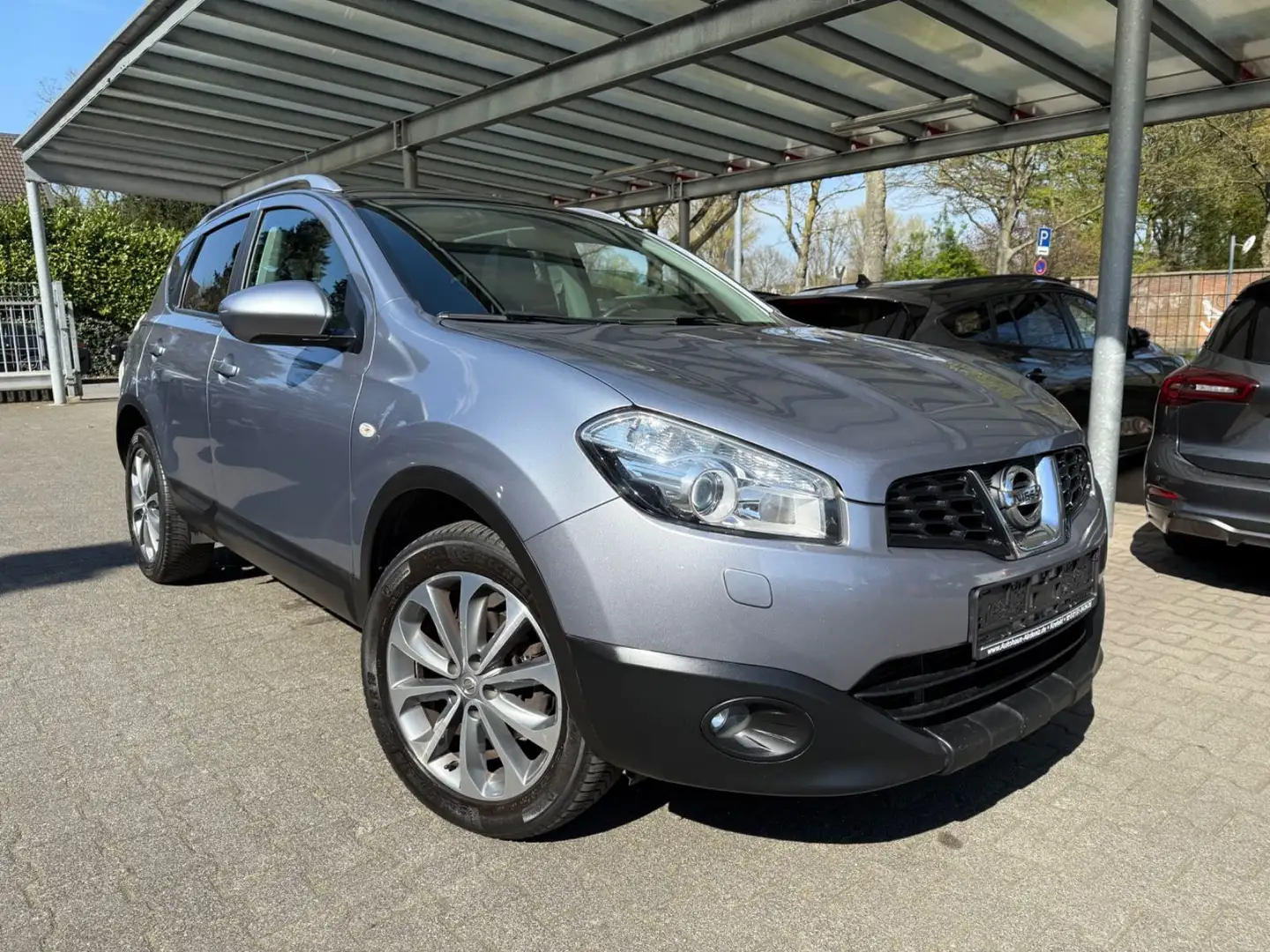 Nissan Qashqai 2.0 dCi Tekna|LEDER|NAVI|PANO|BI-XENON| Grau - 1