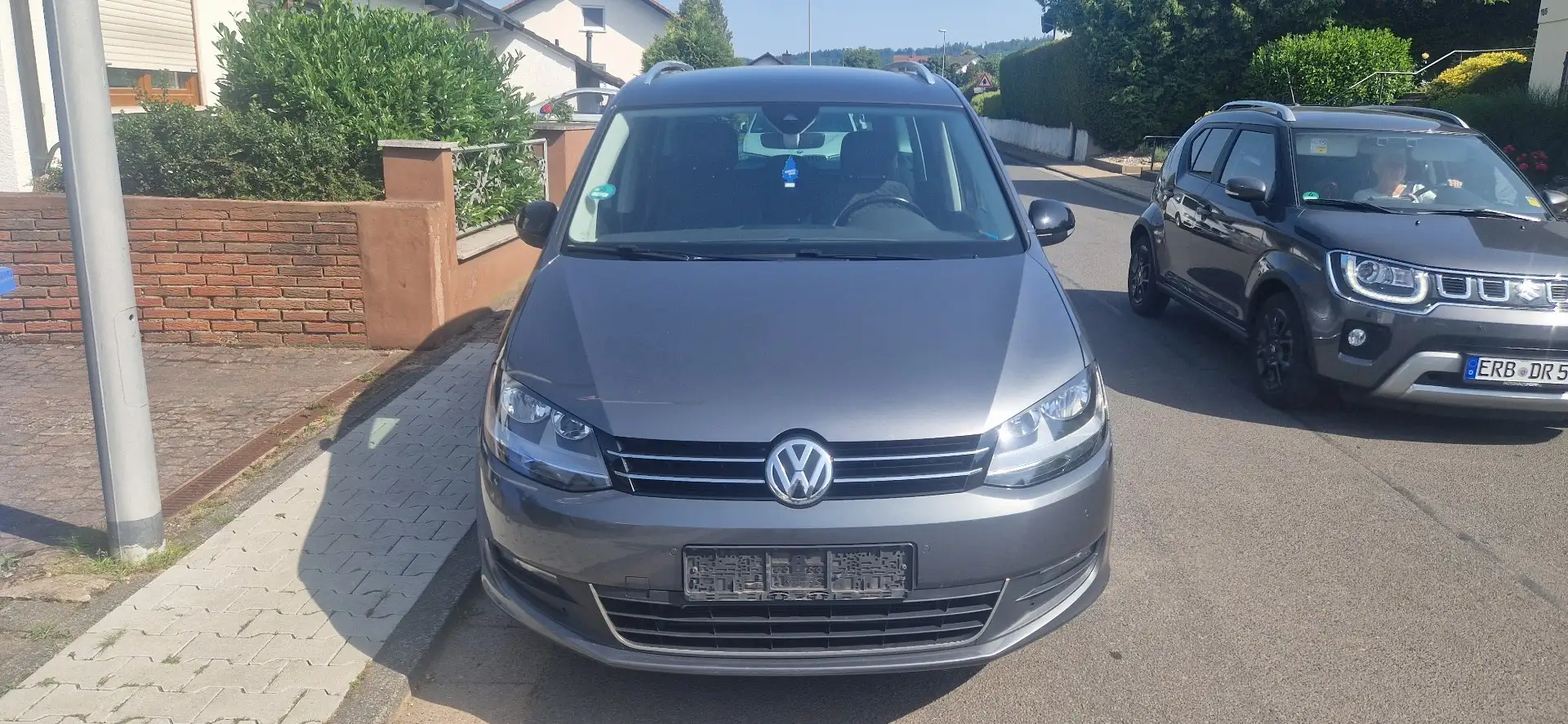 Volkswagen Sharan IQ.DRIVE Start-Stopp 4Motion Grau - 2