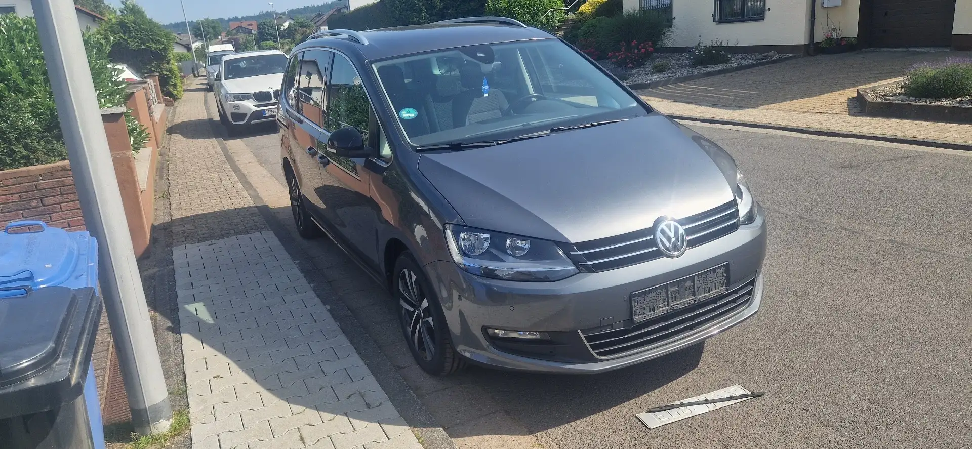 Volkswagen Sharan IQ.DRIVE Start-Stopp 4Motion Grau - 1