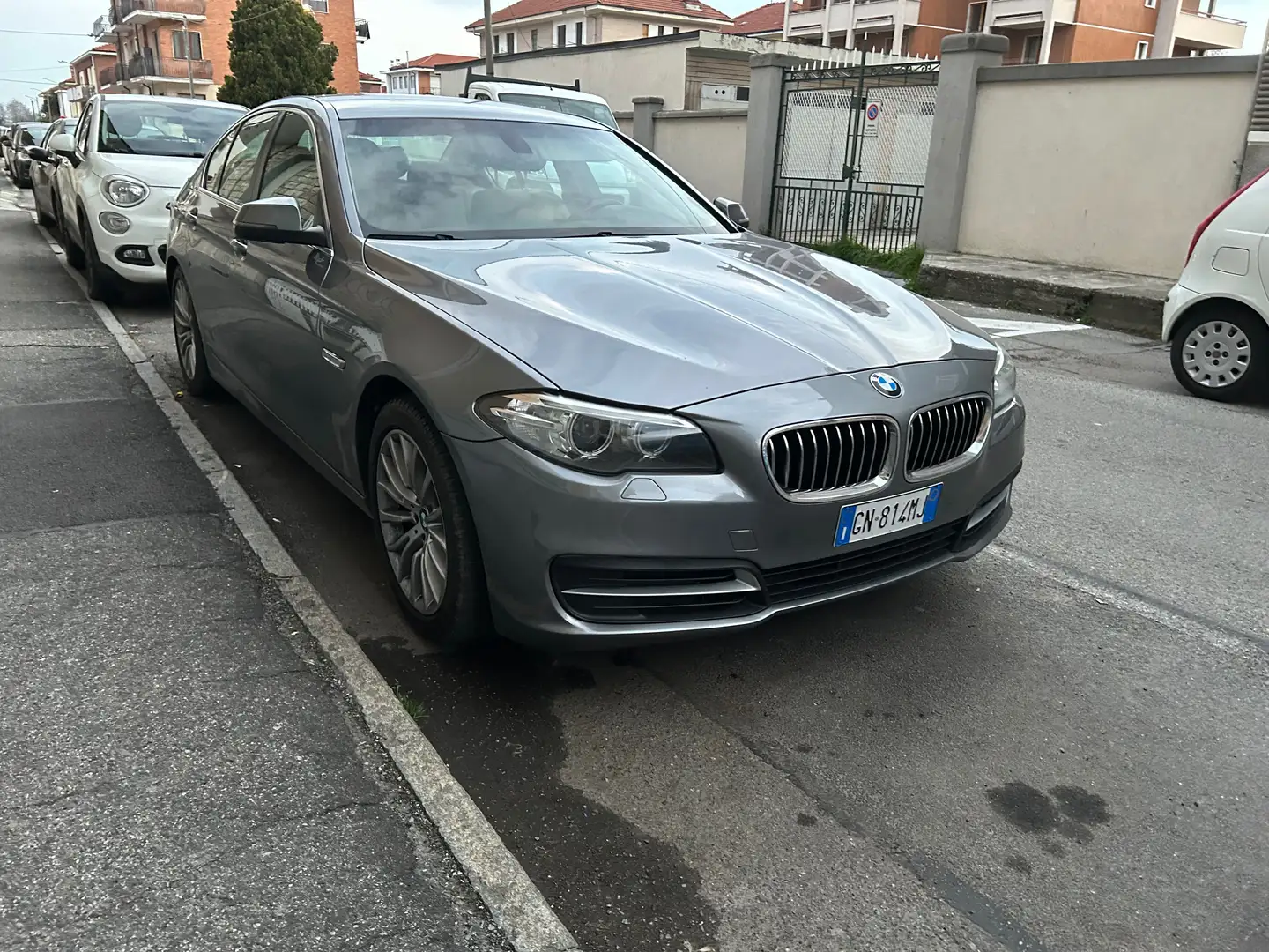 BMW 520 Serie 5 F10 Berlina 520d Business 190cv auto Grigio - 2