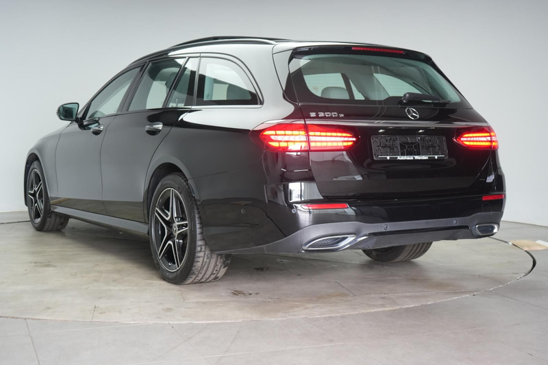 Mercedes-Benz E 300 e T 9G-Tronic AMG Line  Pano/Leder/360Kame — photo 4