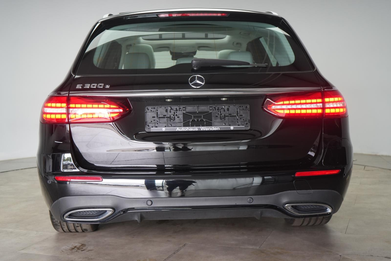 Mercedes-Benz E 300 e T 9G-Tronic AMG Line  Pano/Leder/360Kame — photo 6