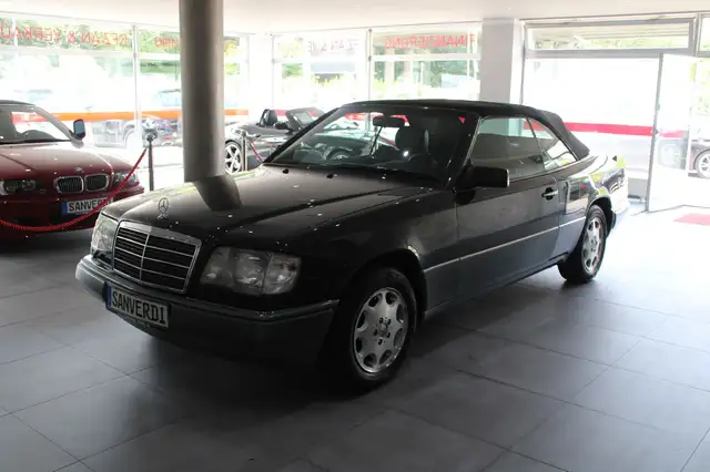 Mercedes-Benz E 220 Cabriolet KLIMA LEDER *I.HAND* *A124*