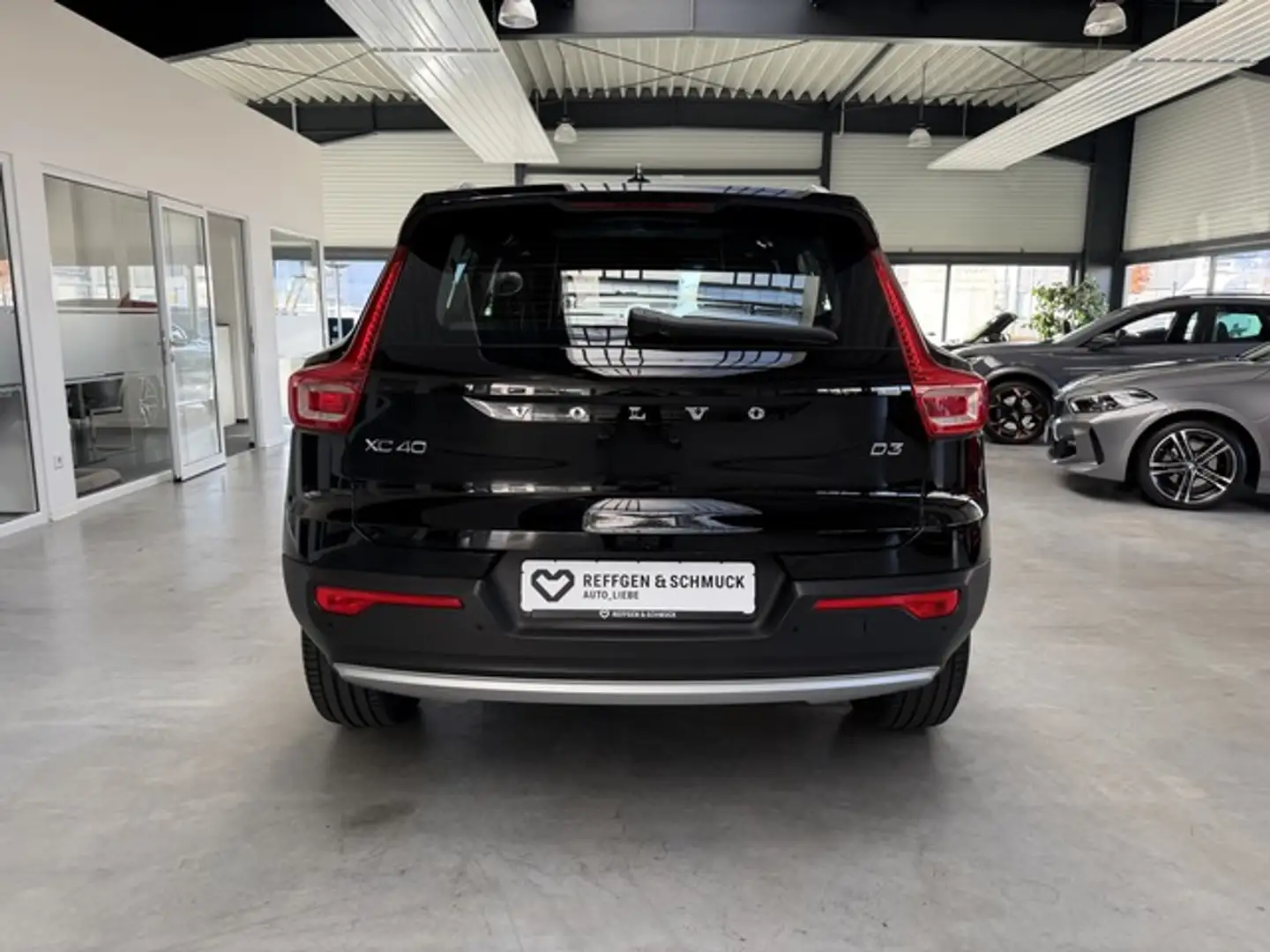 Volvo XC40 MOMENTUM AUTOMAT+NAV+LED+KAMERA+HARMAN+1HD+ Nero - 2