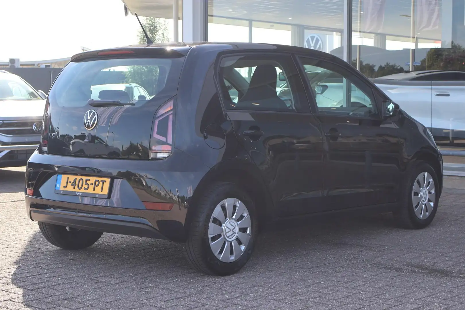 Volkswagen up! 1.0 BMT 60pk move up! | Climate Control | PDC | Cr Nero - 2