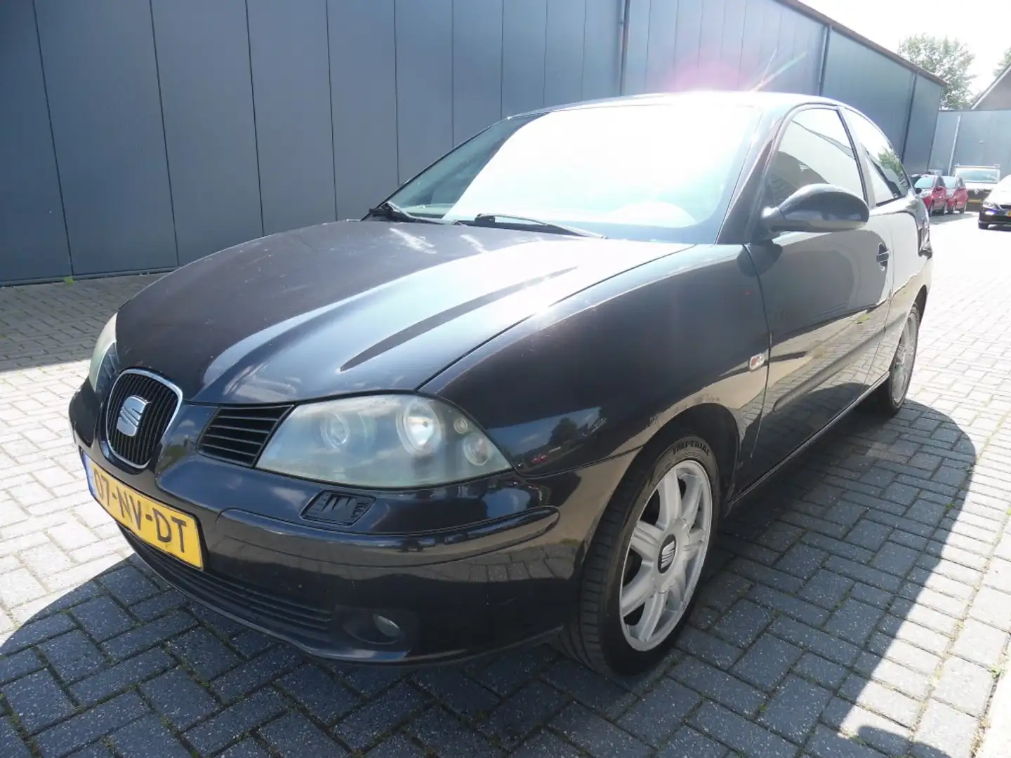 SEAT Ibiza 2.0 SPORT Zwart - 1