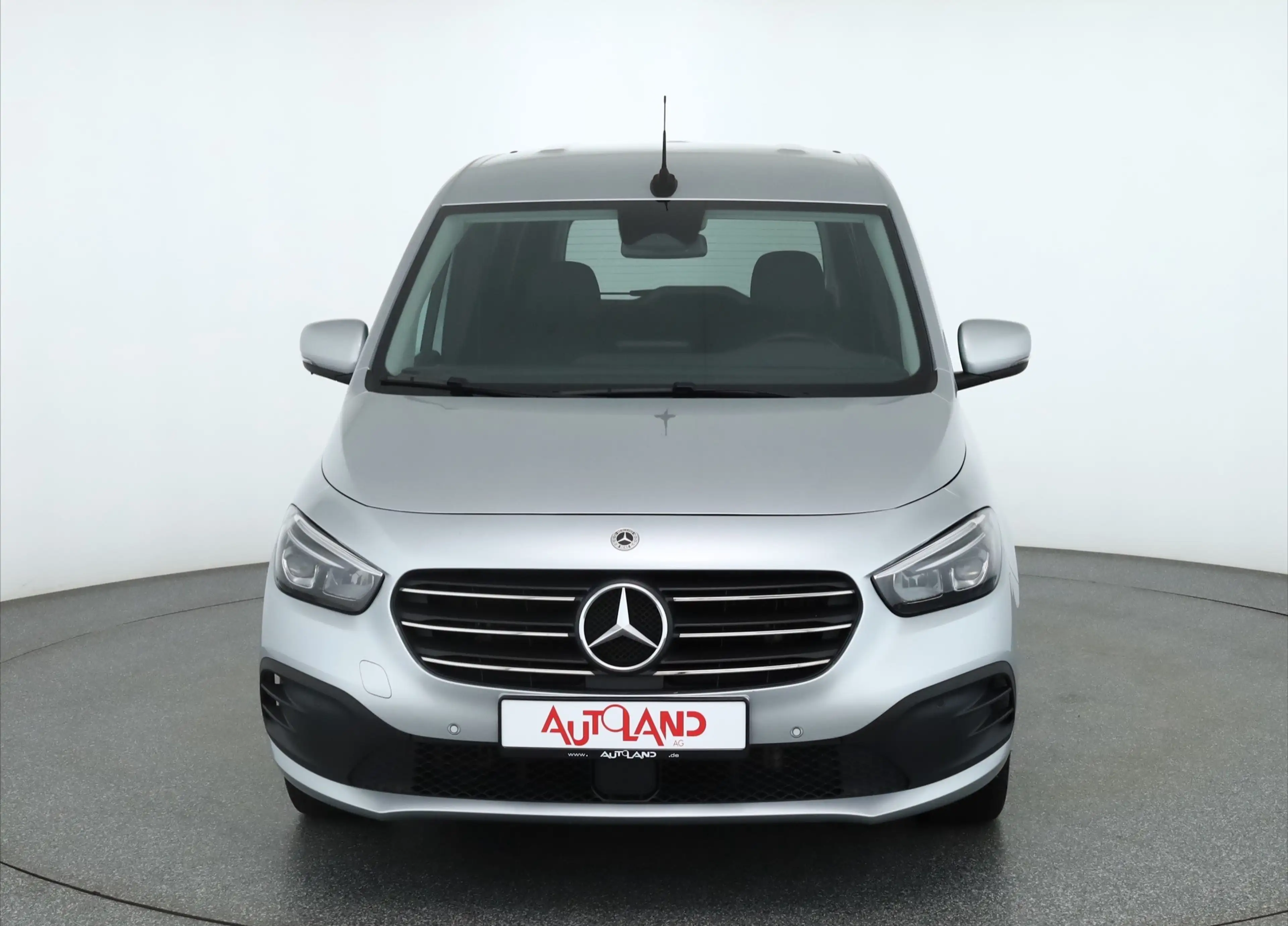 Mercedes-Benz T-Class T180d Progressive LED Navi Kamera Tempomat DAB — photo 8